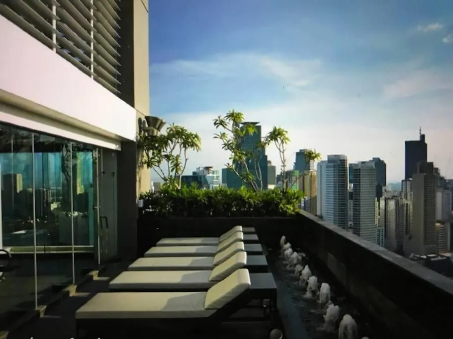 54F Studio Gramercy Wifi Netflix Free Use Of Gym Pool Sauna Manila