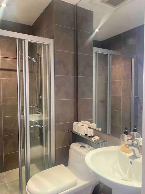 54F Studio Gramercy Wifi Netflix Free Use Of Gym Pool Sauna Manila 0*,